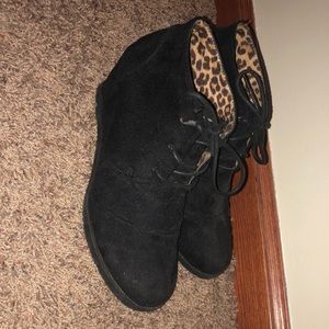 Black Rue 21 booties
